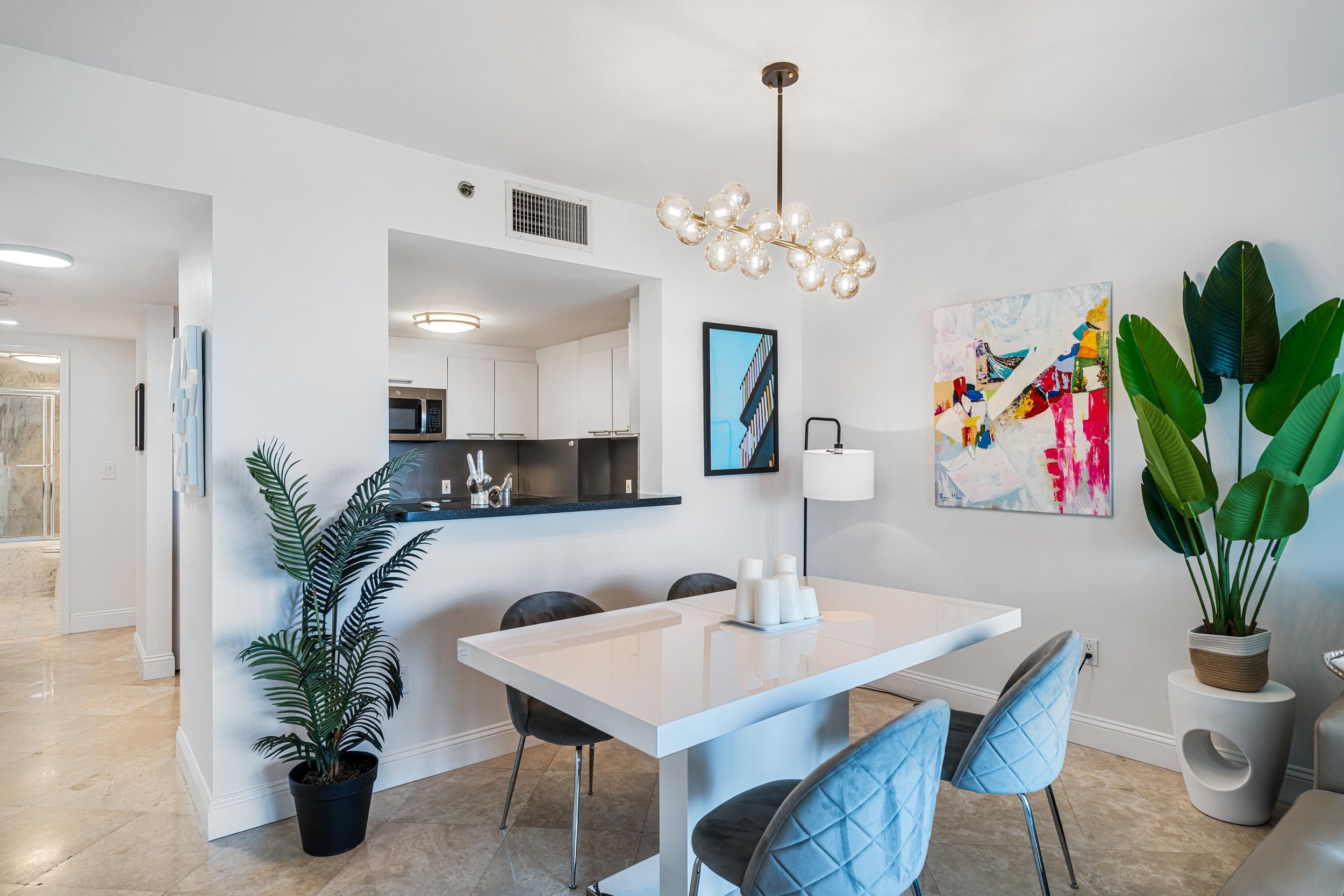 226 Ocean Drive · 4C, South of Fifth · Miami Beach